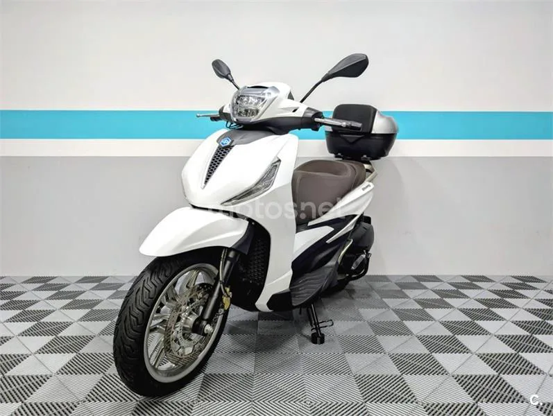 Piaggio Beverly – Vista 4