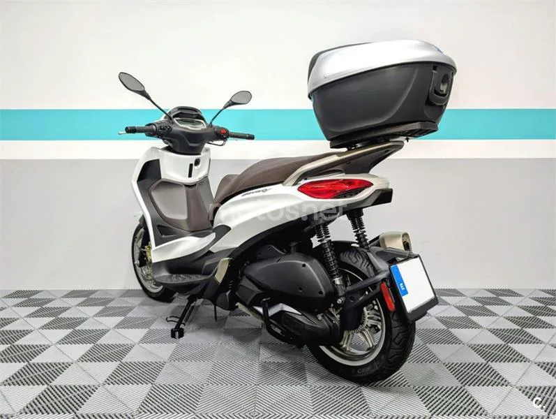 Piaggio Beverly – Vista 6