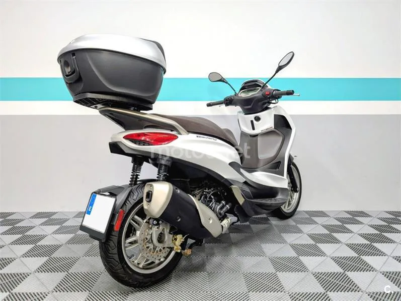 Piaggio Beverly – Vista 7