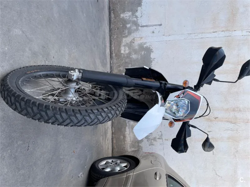 KTM 690 Enduro R – Vista 1