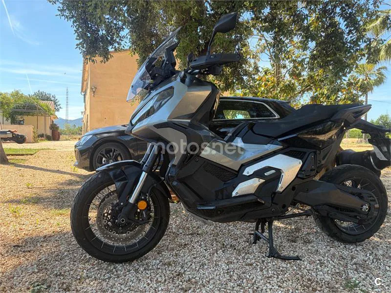 Honda X-ADV - Vista 4