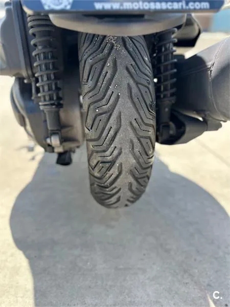 Yamaha XMAX 400 – Vista 5