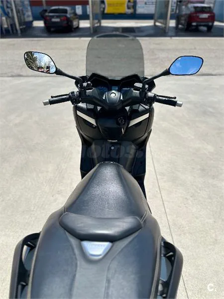 Yamaha XMAX 400 – Vista 6