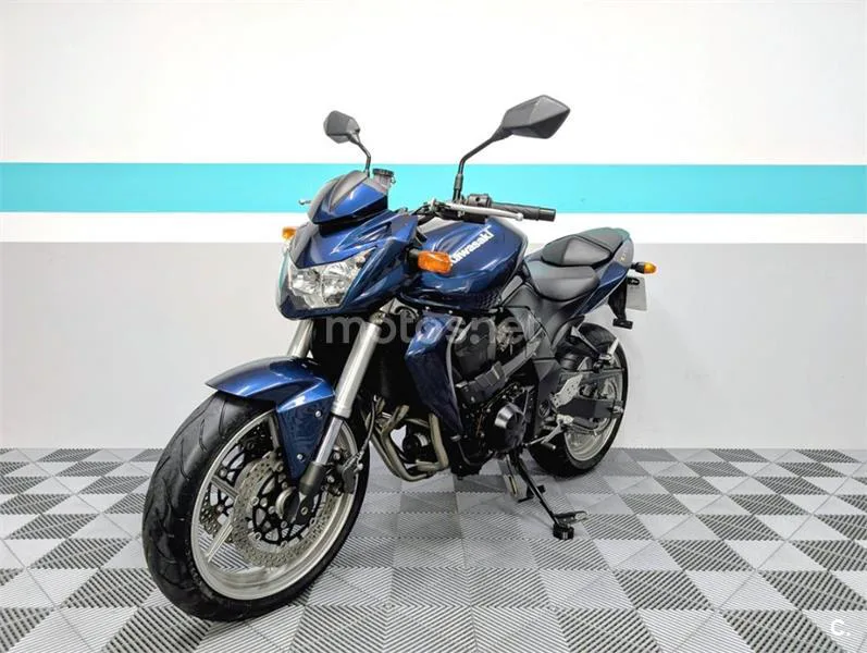 Kawasaki Z750 – Vista 4