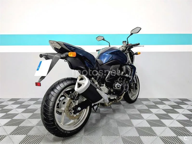 Kawasaki Z750 – Vista 7