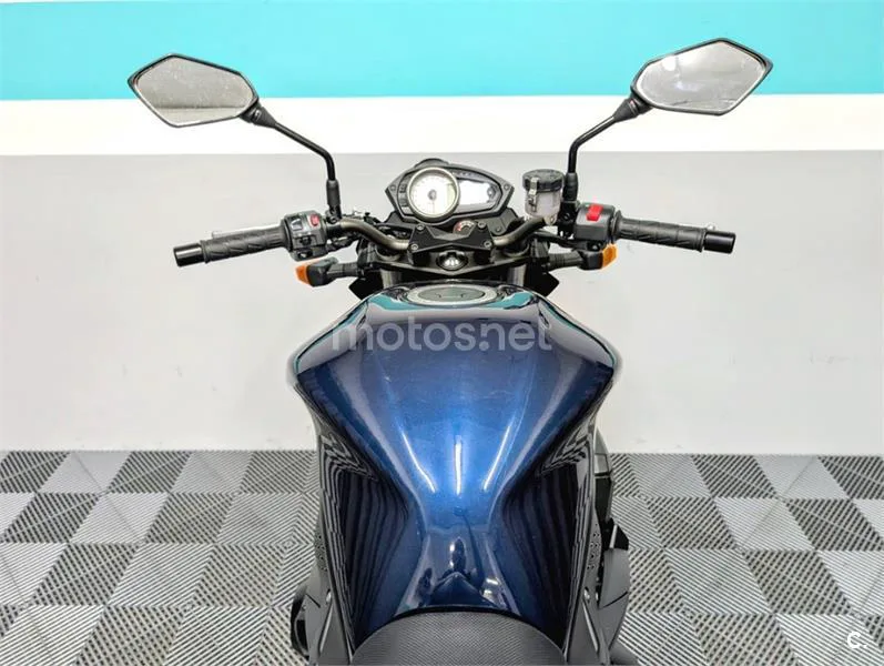 Kawasaki Z750 – Vista 8