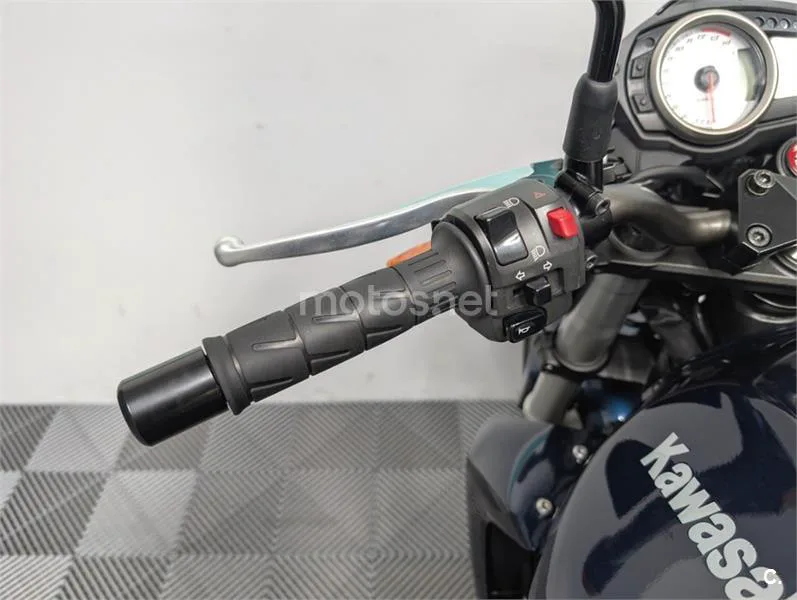 Kawasaki Z750 – Vista 10