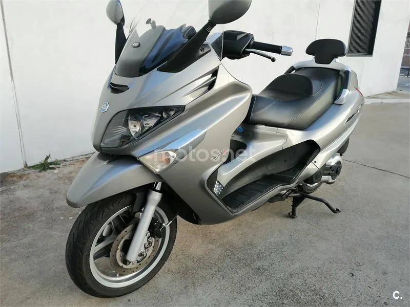 Piaggio X EVO 400 – Vista 2