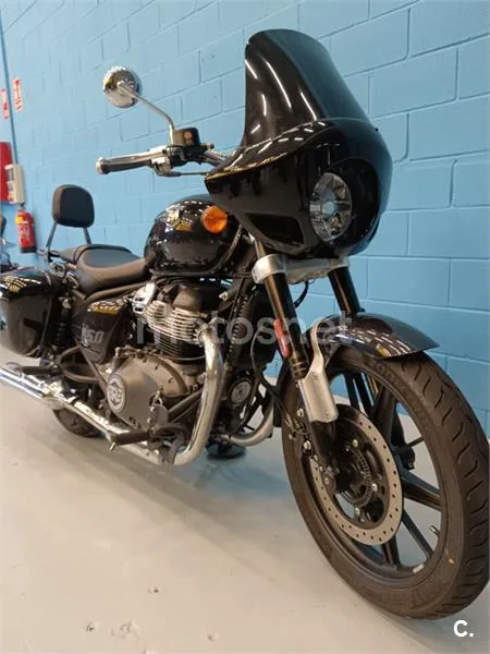 Royal Enfield Super Meteor 650 – Vista 10