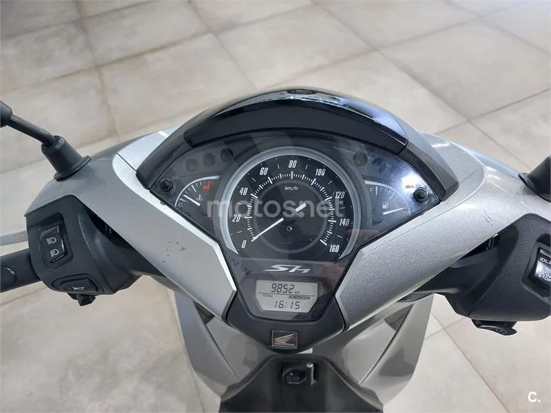 Honda SH 125i – Vista 11