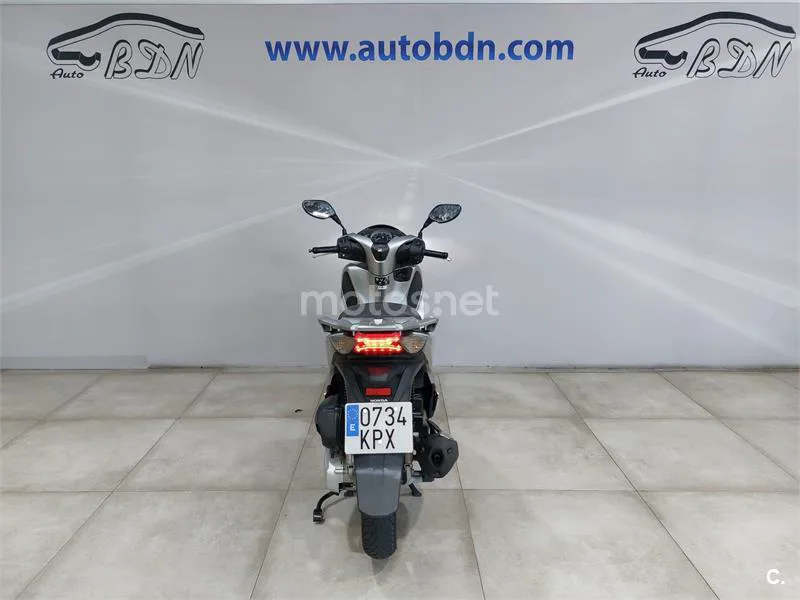 Honda SH 125i – Vista 13