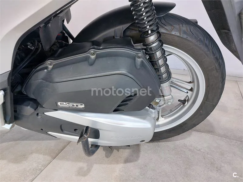 Honda SH 125i – Vista 4