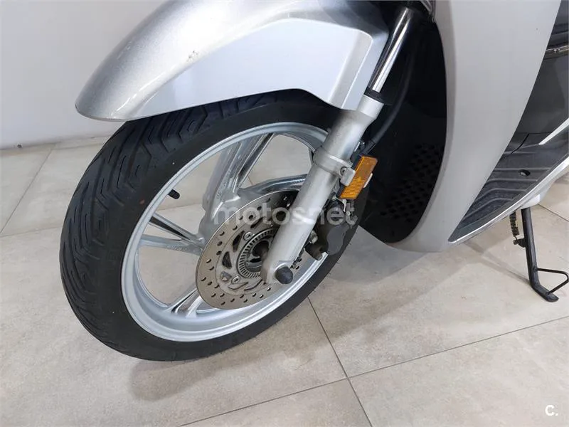 Honda SH 125i – Vista 5