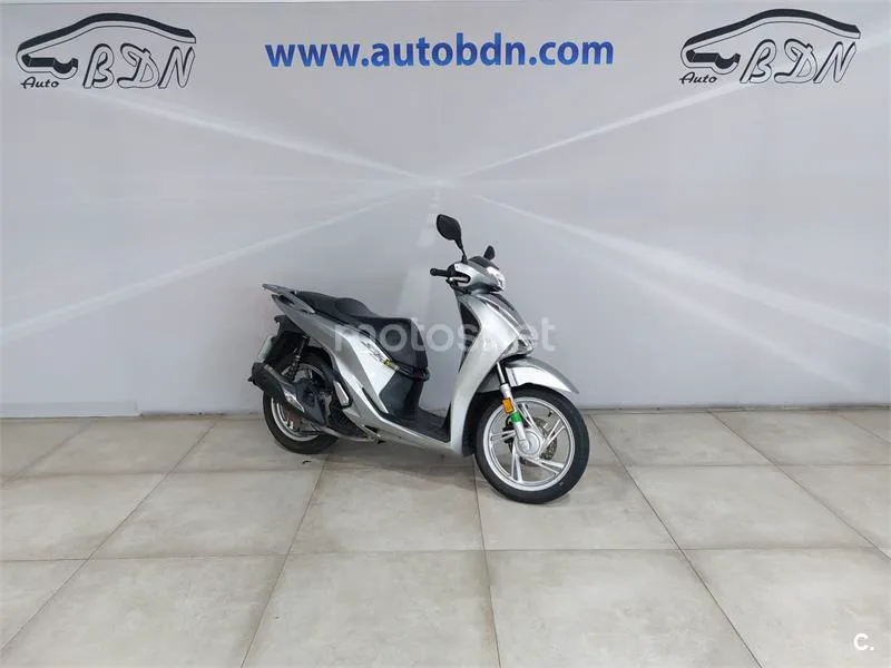 Honda SH 125i – Vista 8