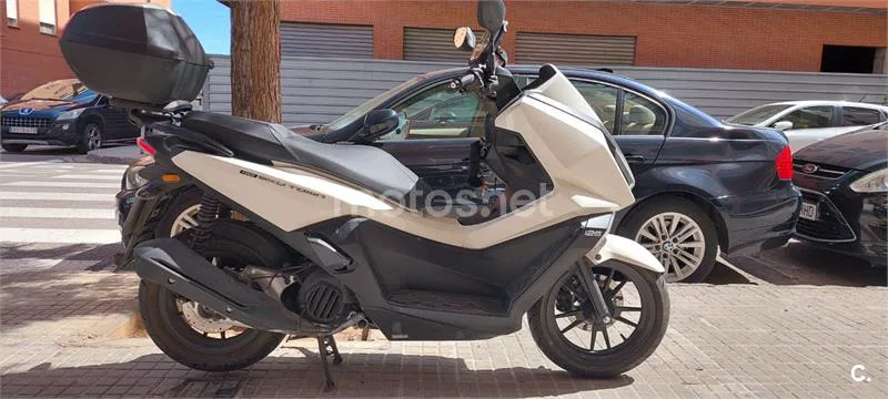 Kymco Sky Town 125 – Vista 6