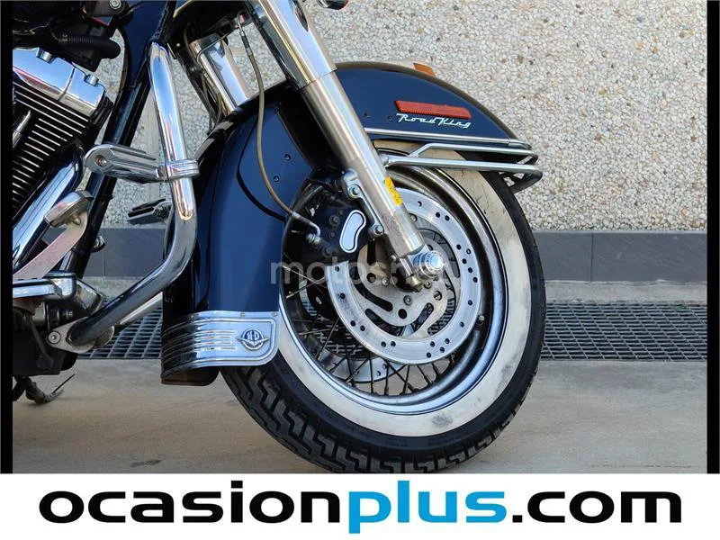 Harley-Davidson Road King Classic – Vista 17