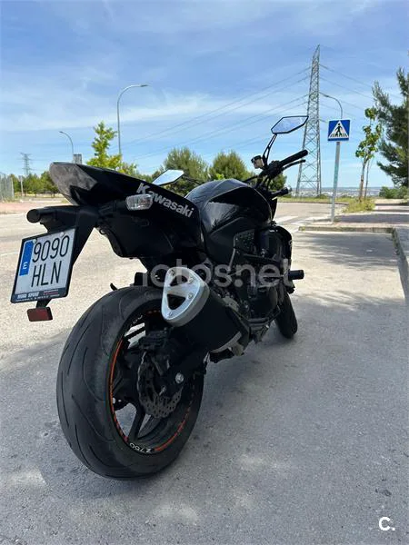 Kawasaki Z 750R – Vista 3