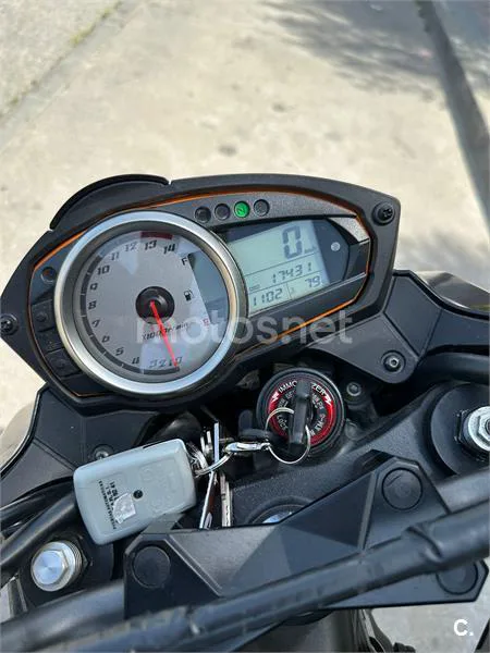 Kawasaki Z 750R – Vista 6