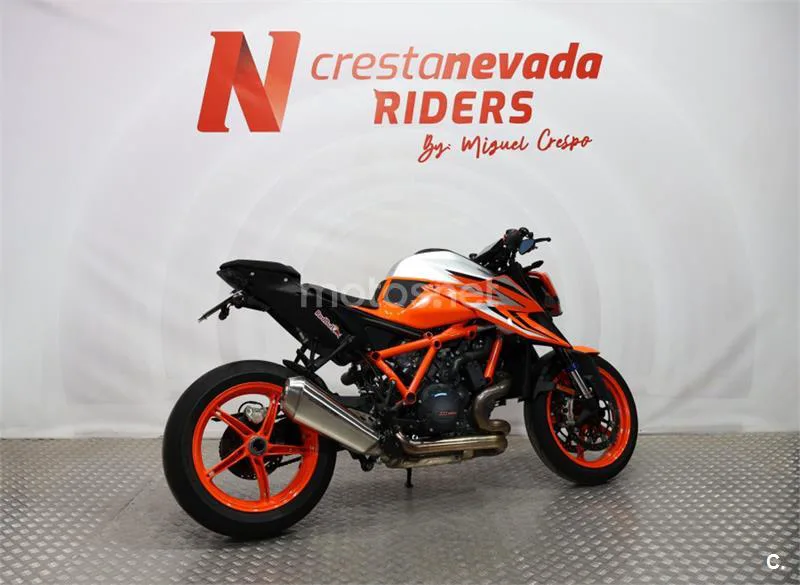 KTM 1290 Super Duke R – Vista 11