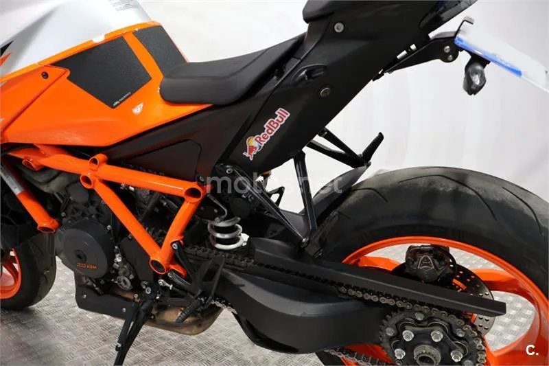 KTM 1290 Super Duke R – Vista 14