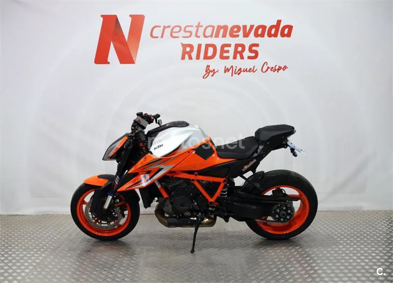 KTM 1290 Super Duke R – Vista 3