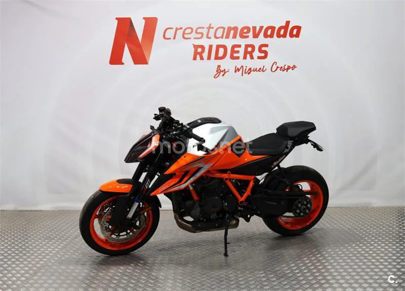 KTM 1290 Super Duke R – Vista 4