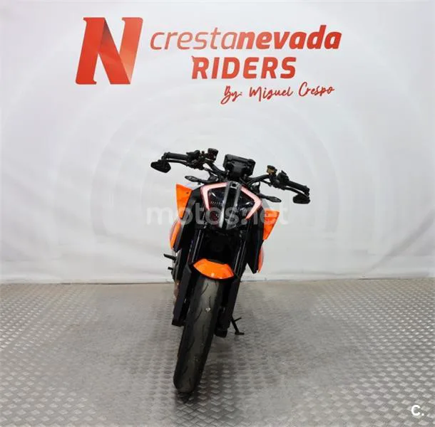 KTM 1290 Super Duke R – Vista 5