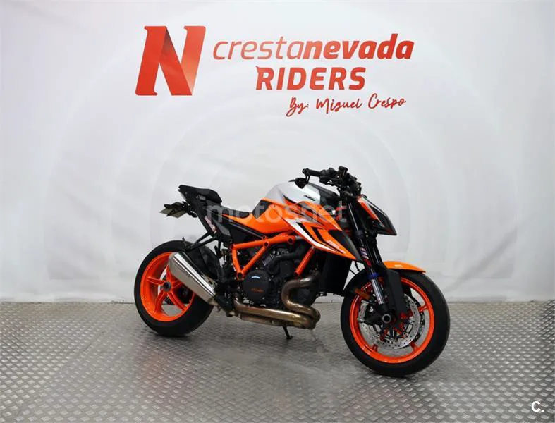KTM 1290 Super Duke R – Vista 6