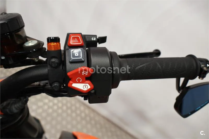 KTM 1290 Super Duke R – Vista 9