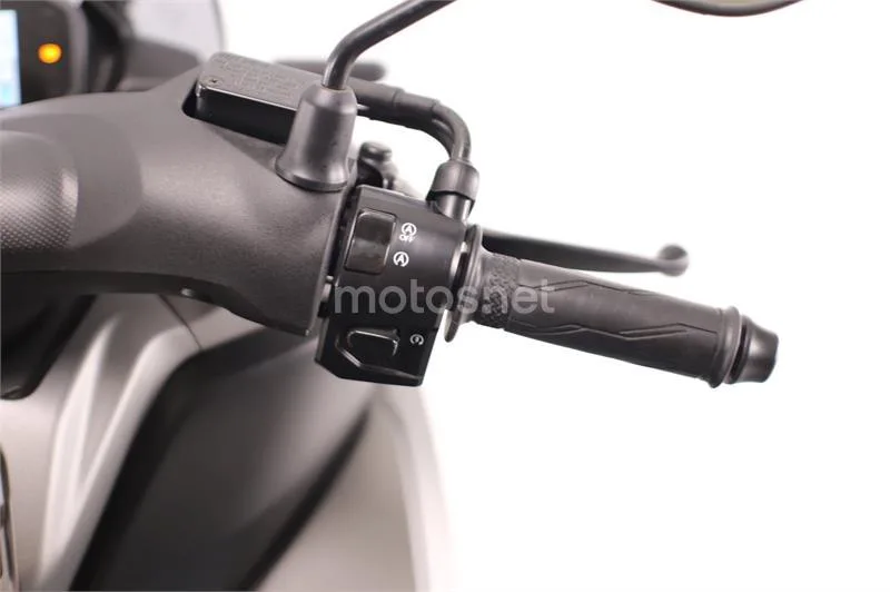 Yamaha Tricity 125 – Vista 8