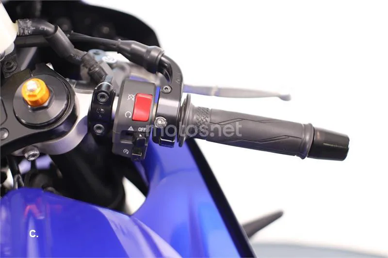 Yamaha R7 – Vista 8