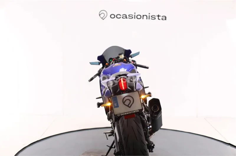Yamaha R7 – Vista 9