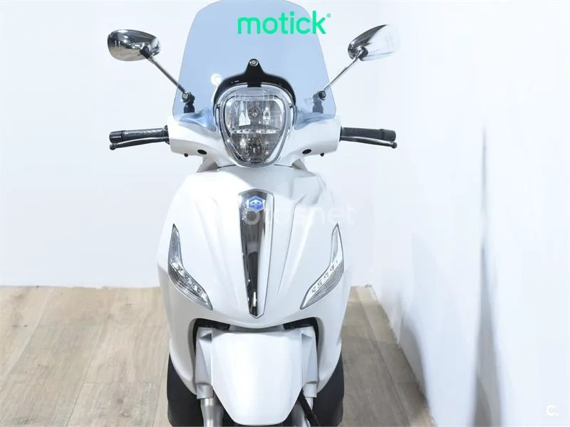 Piaggio Beverly 300 – Vista 11