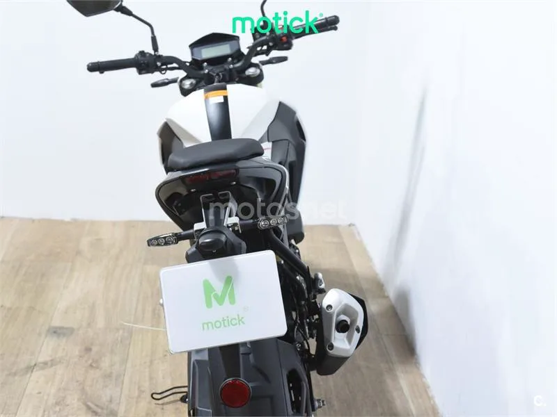 Keeway RKF 125 – Vista 6