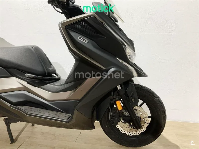 Kymco DTX 350 – Vista 3