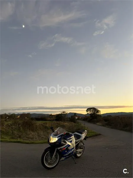 Suzuki GSX-R600 - Vista 3