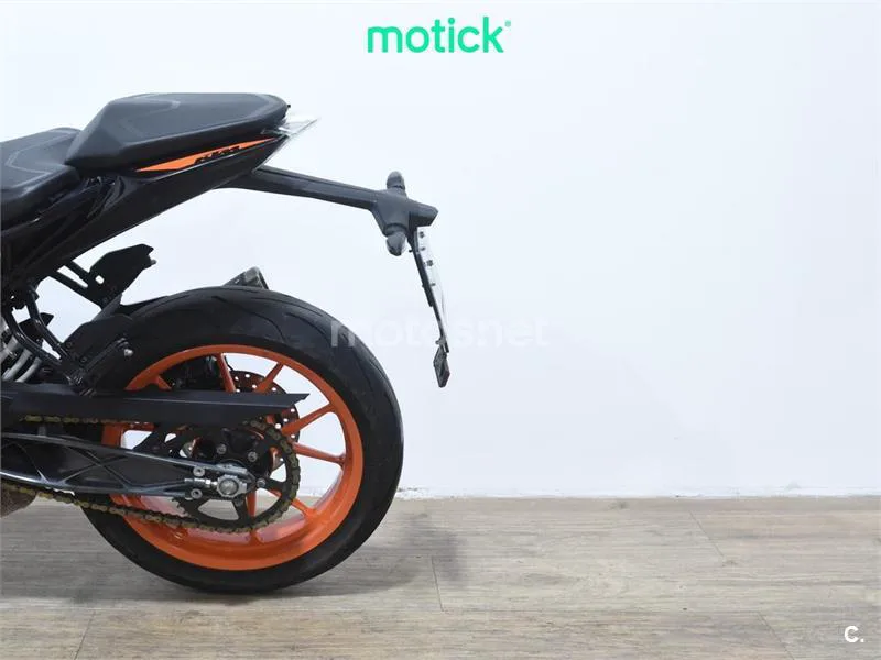 KTM 390 – Vista 9