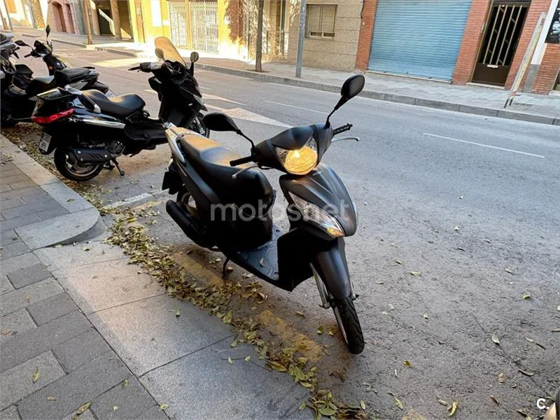 Honda Vision 110 – Vista 6
