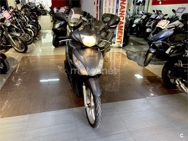 Honda Vision 110 – Vista 10