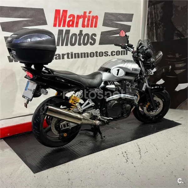 Yamaha XJR 1300 – Vista 6