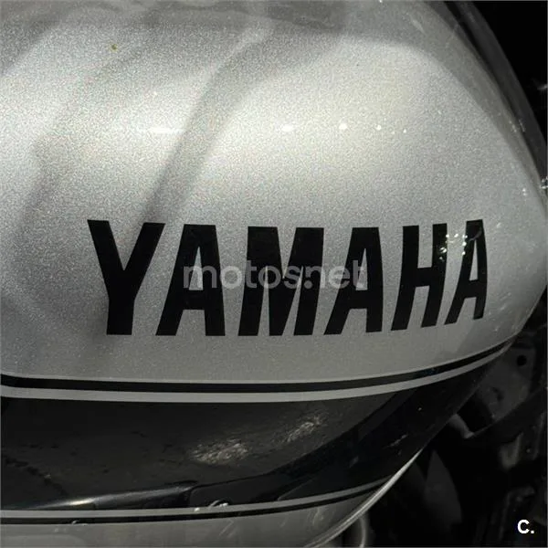 Yamaha XJR 1300 – Vista 9