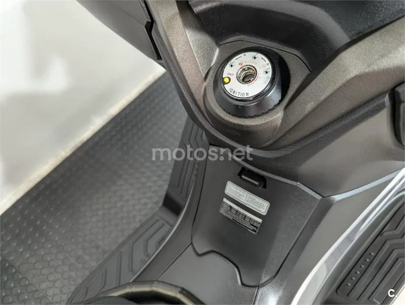 Kymco Grand Dink 300 – Vista 12