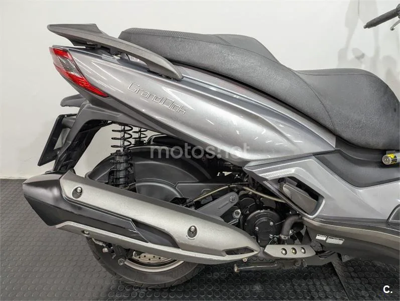 Kymco Grand Dink 300 – Vista 8