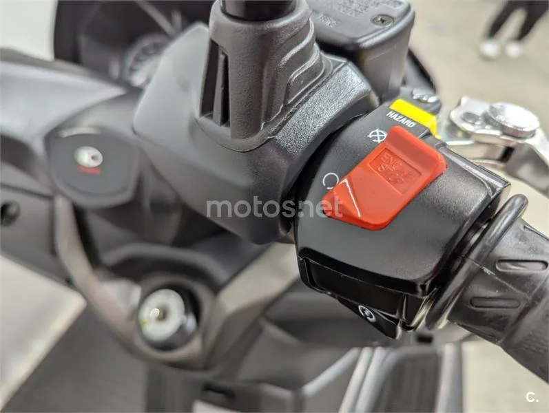 Kymco Grand Dink 300 – Vista 10