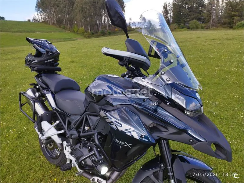 Benelli TRK 502 - Vista 8