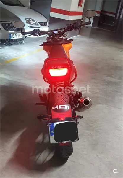 Husqvarna Svartpilen 401 – Vista 7