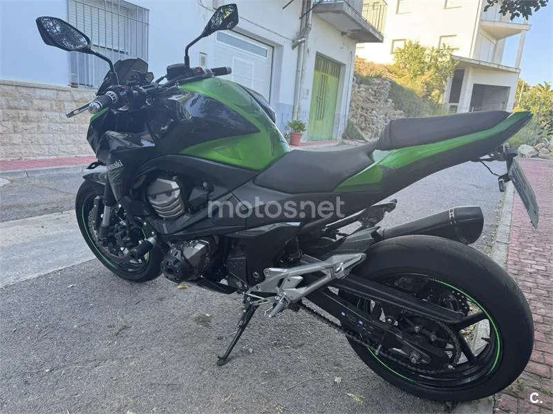 Kawasaki Z800 – Vista 3