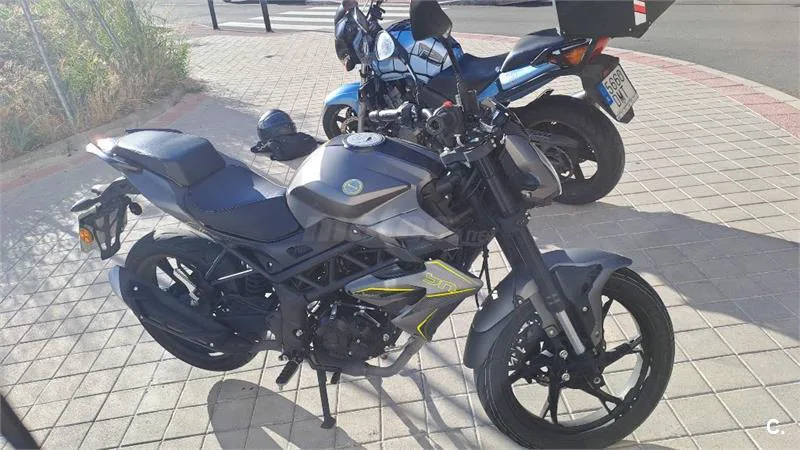 Benelli BN 125 – Vista 5