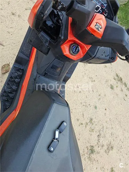 Kymco DTX 350 – Vista 12