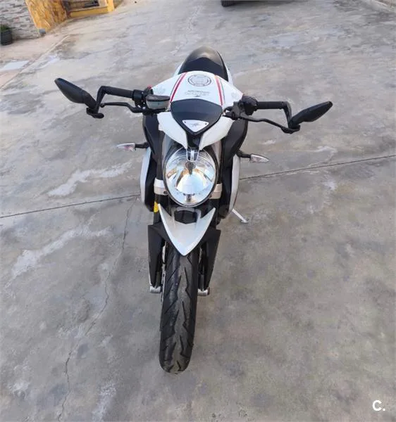 MV Agusta Brutale 800 – Vista 3